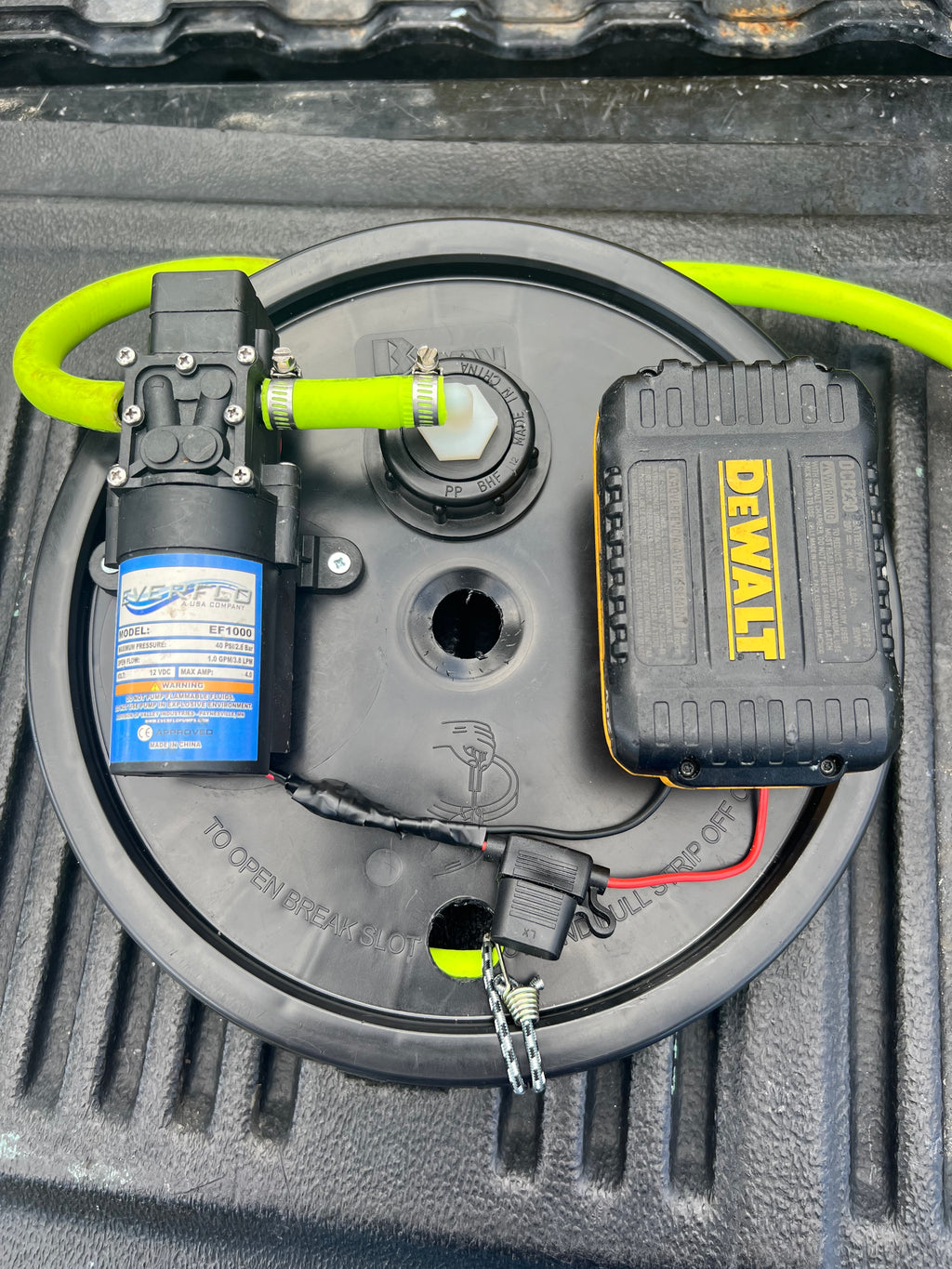 EzFlow Lid Sprayer. Works for Water Based Sealers, Bleach, Degreasers etc. (no Battery Included)