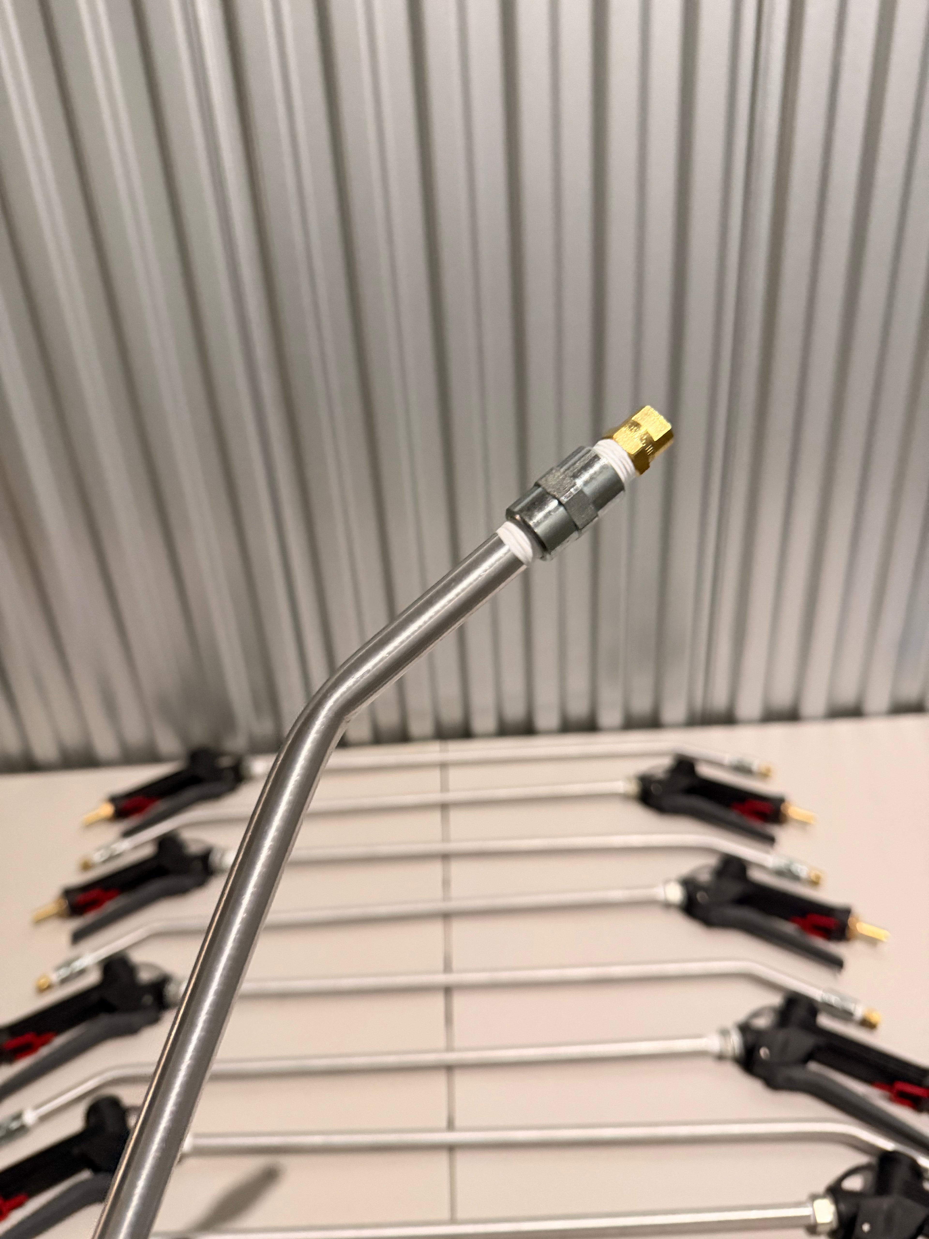 EzFlow Spray Wand- Heavy Duty Plastic/Chemical Resistent Trigger Gun, 24” aluminum lance with Custom Bend and a 6510 Fan Tip!