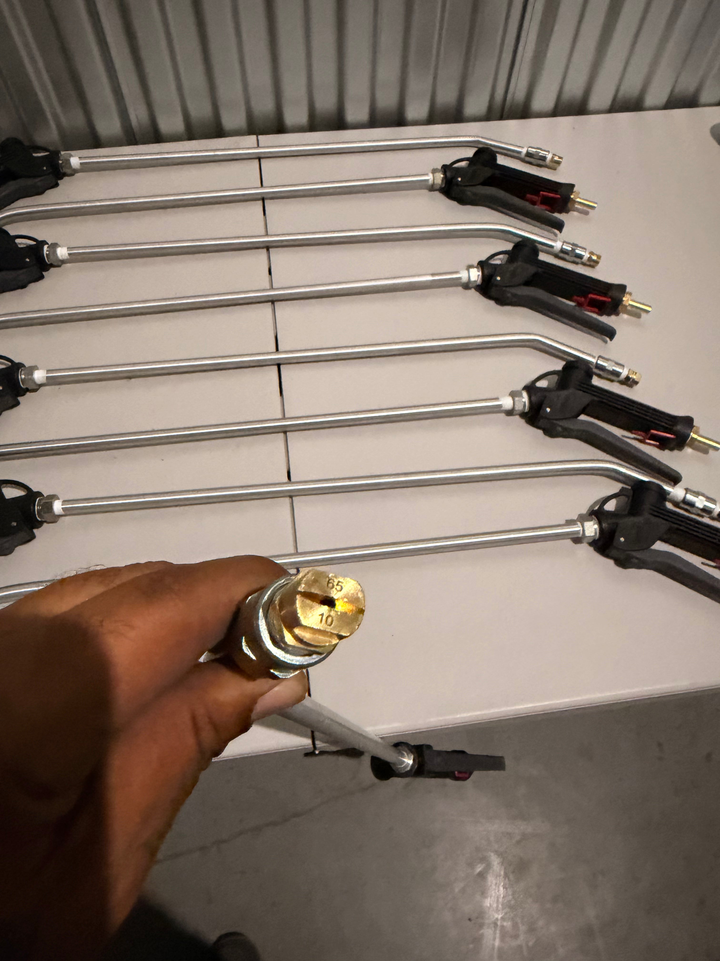 EzFlow Spray Wand- Heavy Duty Plastic/Chemical Resistent Trigger Gun, 24” aluminum lance with Custom Bend and a 6510 Fan Tip!